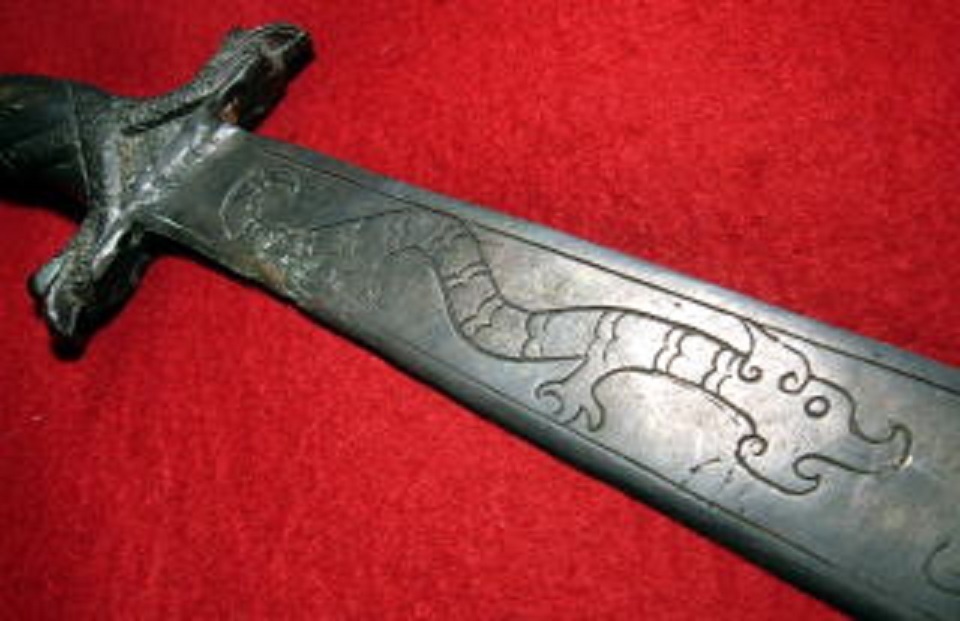 中国・青銅の青龍刀（実物）: 軍装品・刀剣・短剣・アンティーク