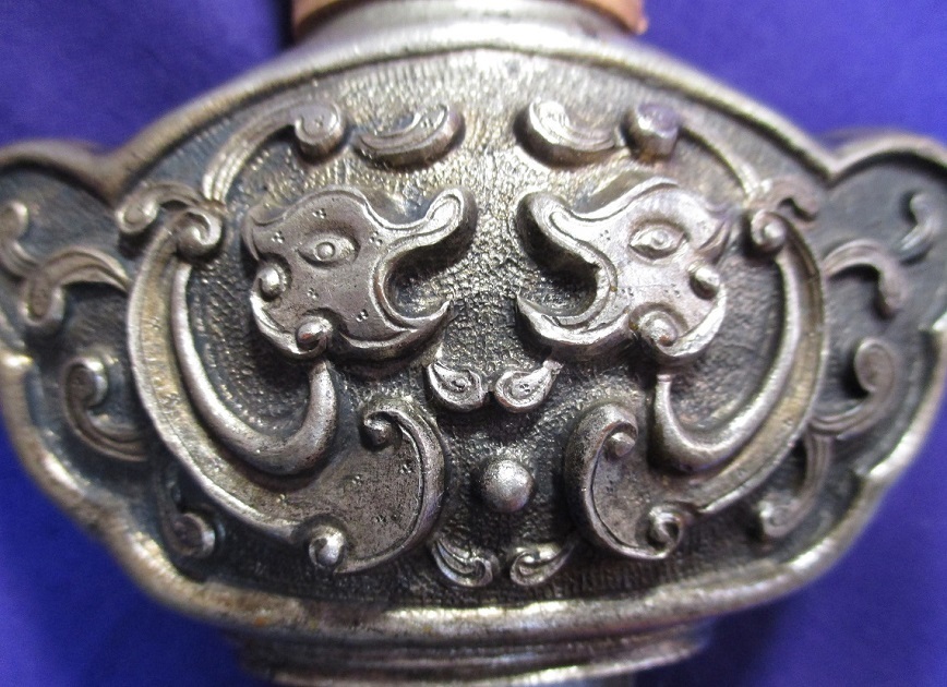 中国チベットの長剣・銀仕様装飾剣（龍剣）: 軍装品・刀剣・短剣